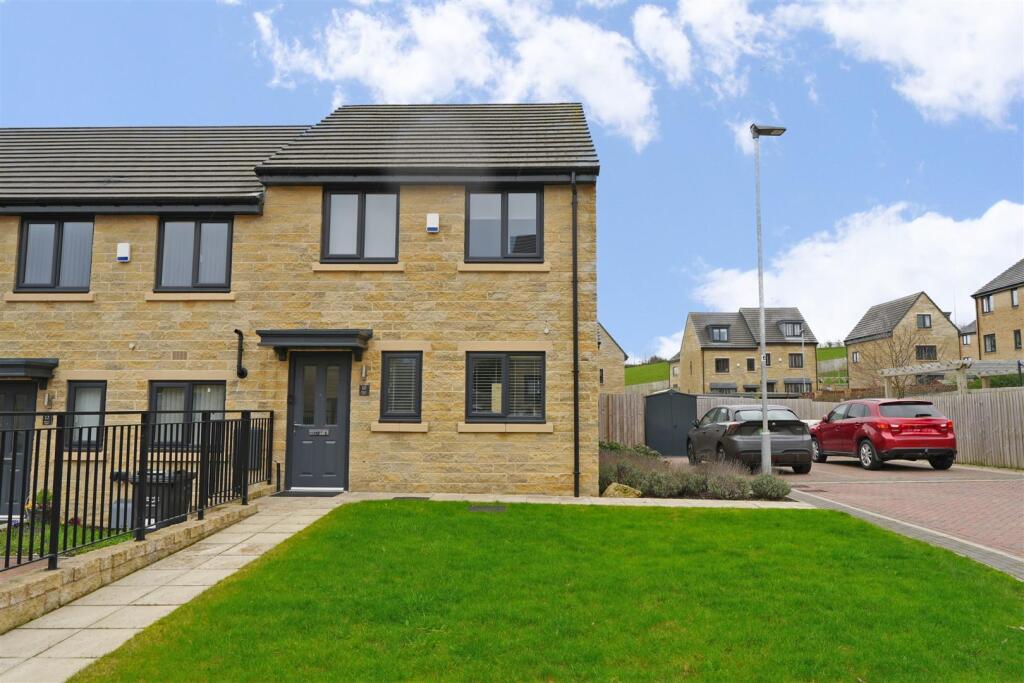 Main image of property: Pasture Close, Brighouse