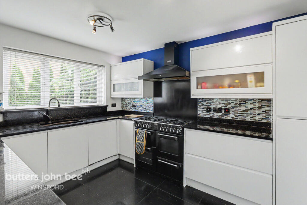 Radcliffe Road, Winsford photo 5