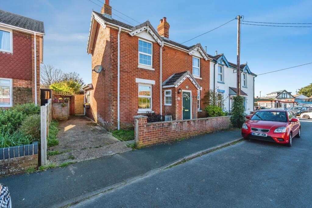 Main image of property: Haselbury Road, Totton, Southampton, Hampshire, SO40