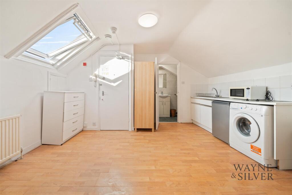 Apartment in London - View 2