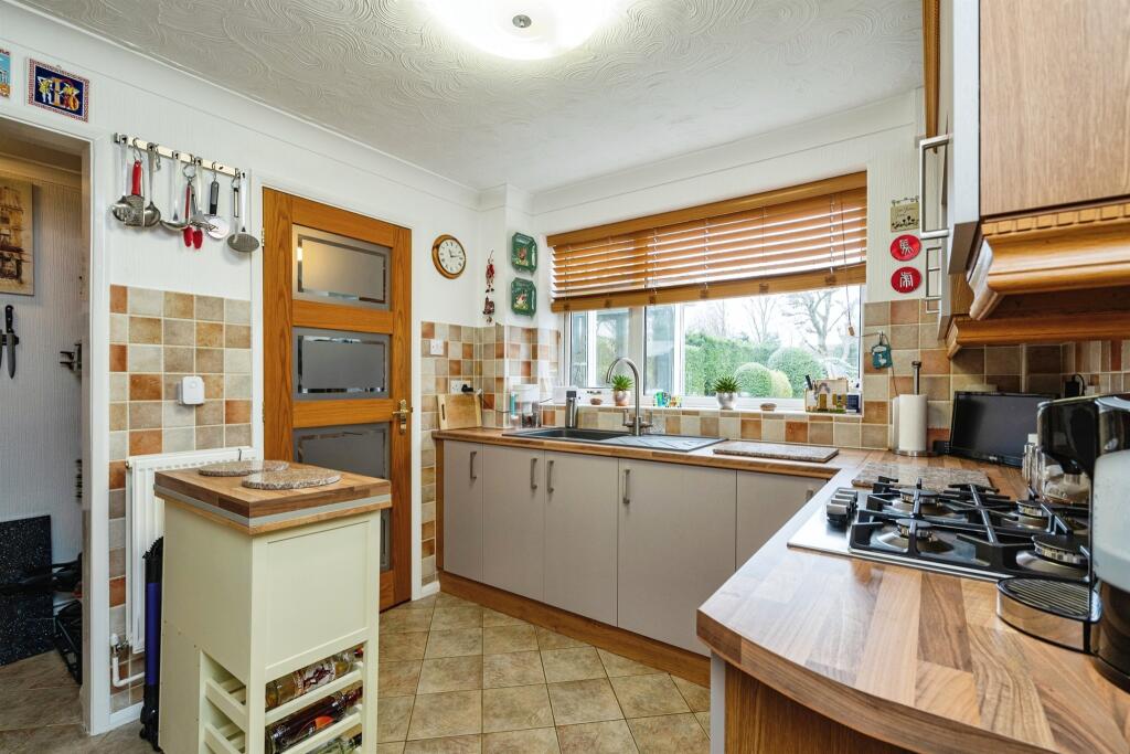 St. Annes Way, Spalding - View 4