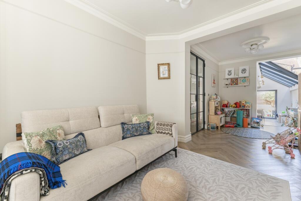 House in London - View 5