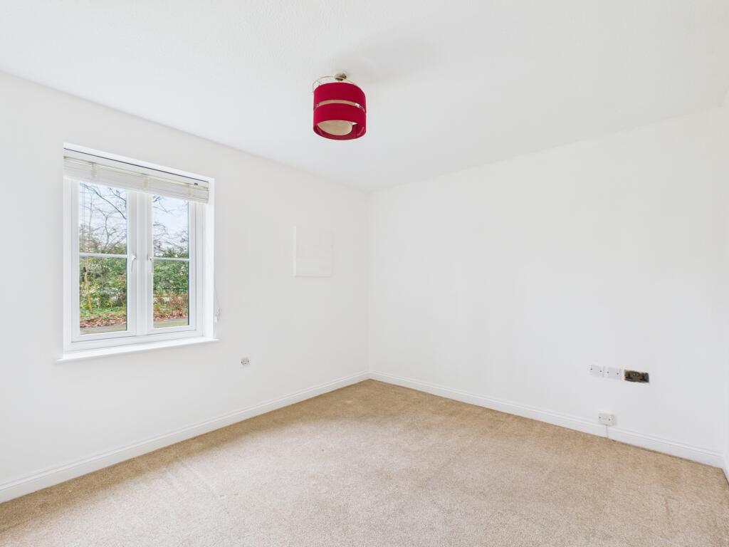 Christy Court, Tadley, RG26 photo 4