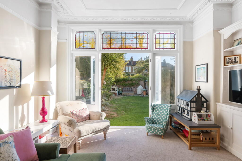 House in London - View 5