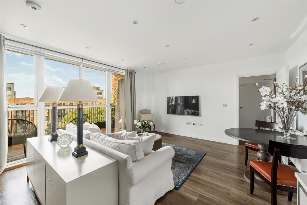 Apartment in London - View 5
