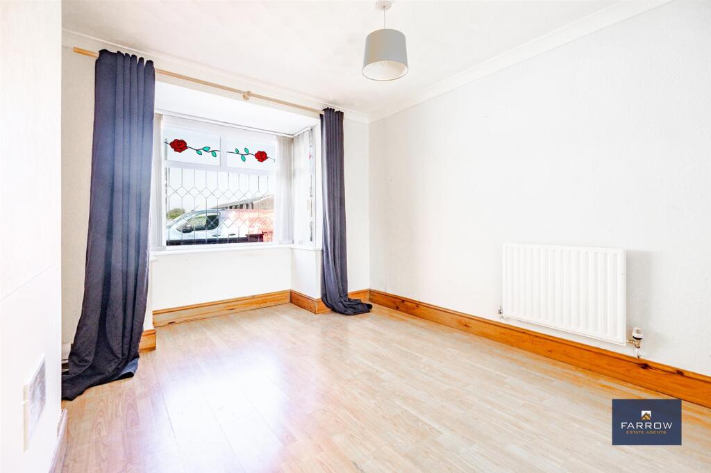 House in Grimsby, Yarborough - View 3