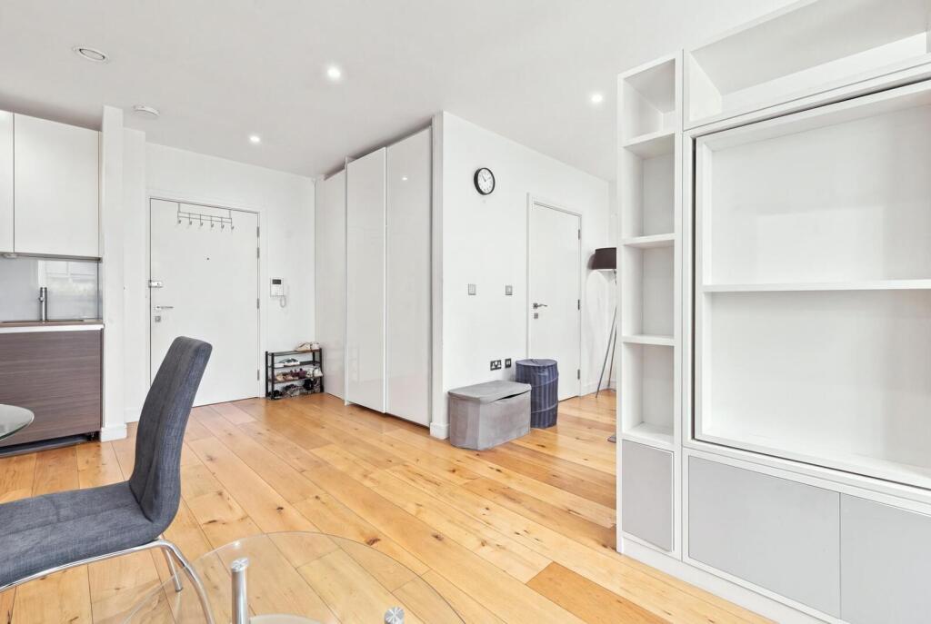 Apartment in Twickenham - View 4
