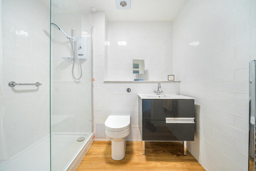 Apartment in Dartford - View 5