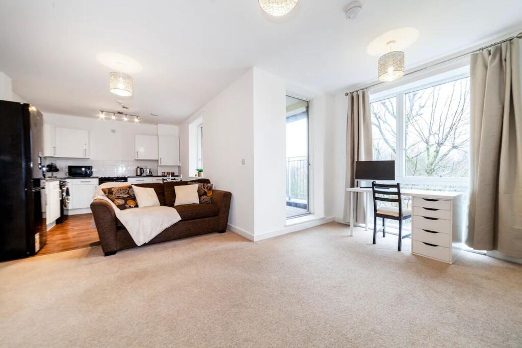 Main image of property: 3 Nauticus Walk, London, E14