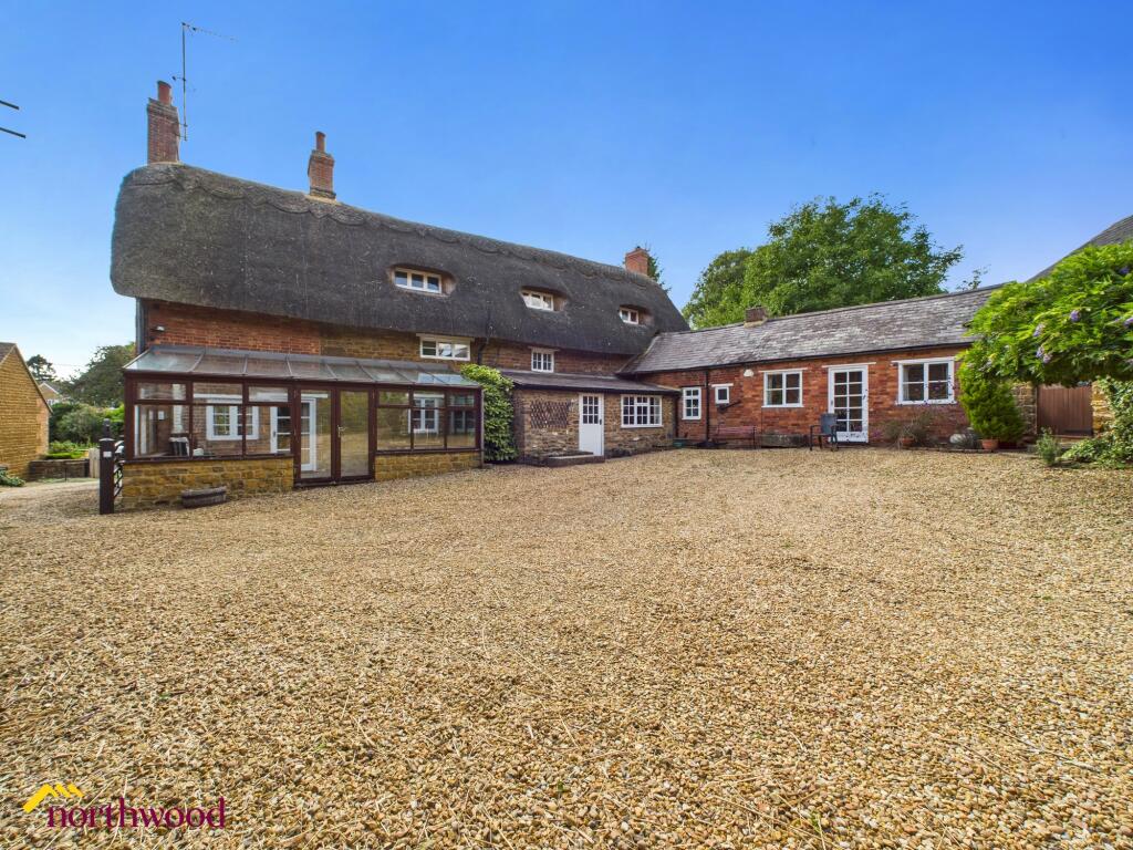 Boddington Road, Byfield, NN11 photo 2