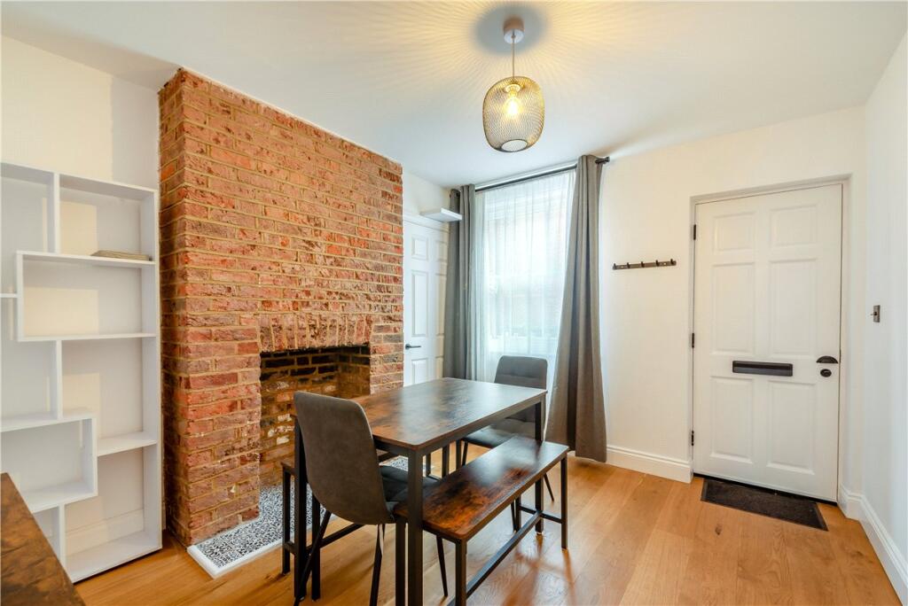 House in Winchester, Hampshire - View 4
