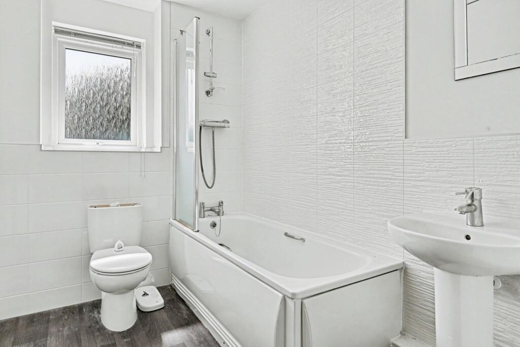 Apartment in Truro - More