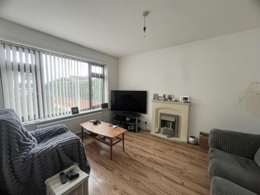 House in Gwersyllt, Summerhill - View 2