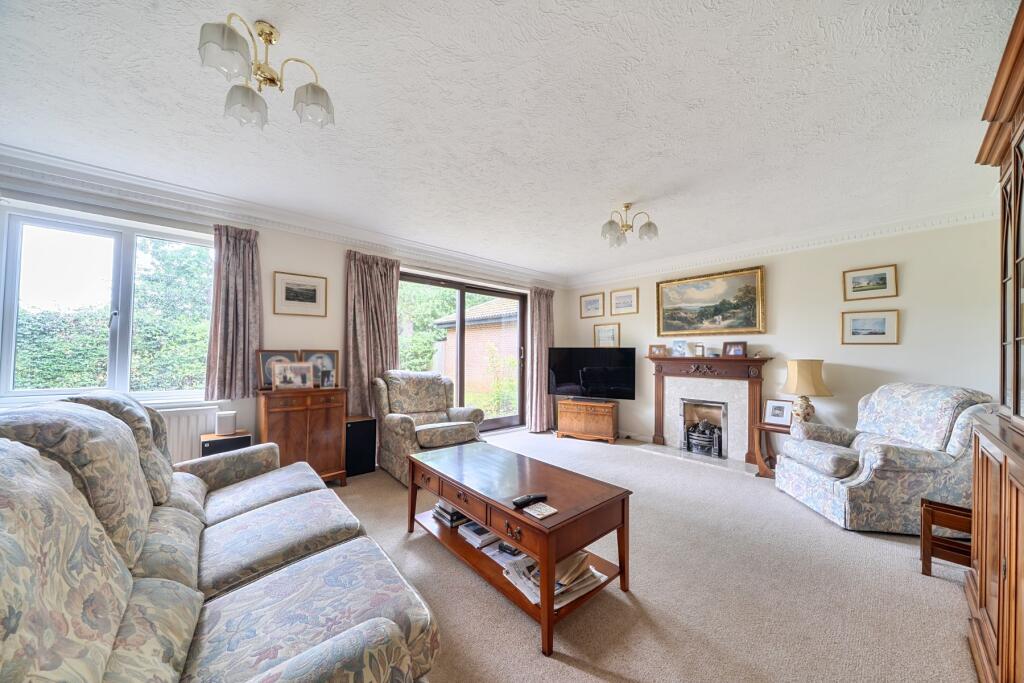 House in Woking, Surrey - View 2