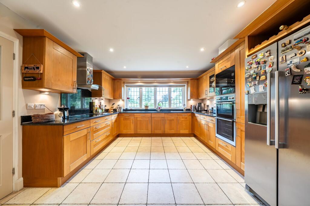 House in Tandridge, Woldingham - View 4