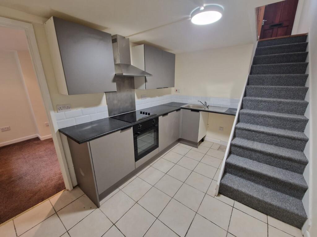 Apartment in Warwick, Emscote - View 3