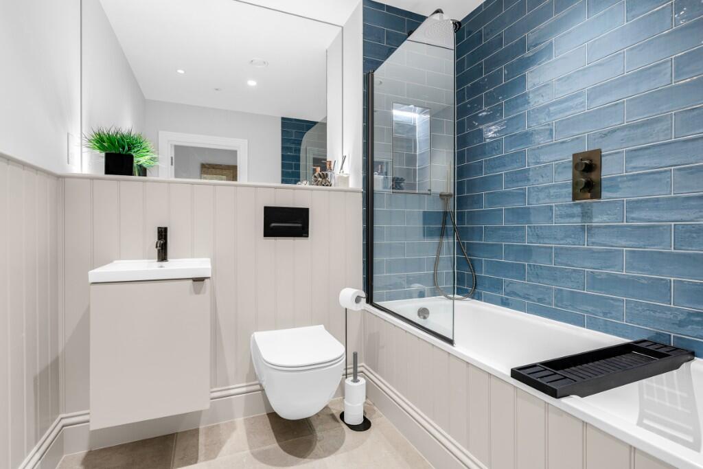 Additional image 8 of Caddington House,New Road, Digswell, Herts