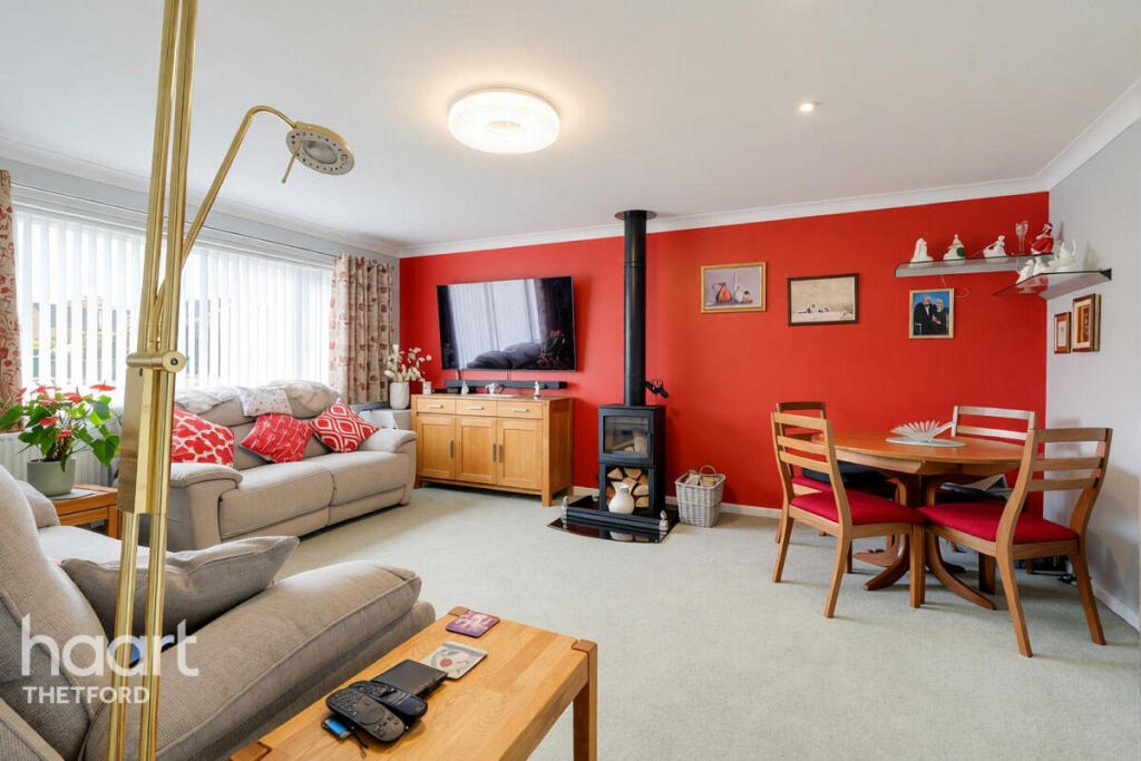 Walnut Close, Thetford photo 3