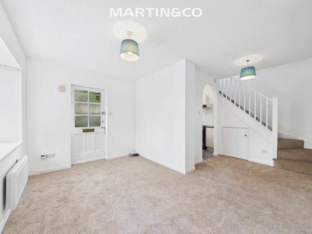 House in Wokingham, Emmbrook - View 2