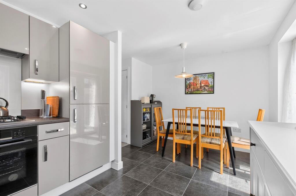 House in St Albans, Sandridge - View 6