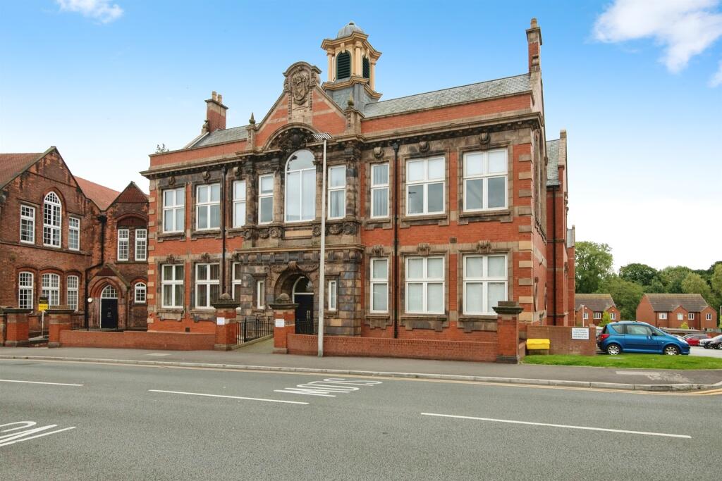 Apartment in Smethwick, Bearwood - View 2