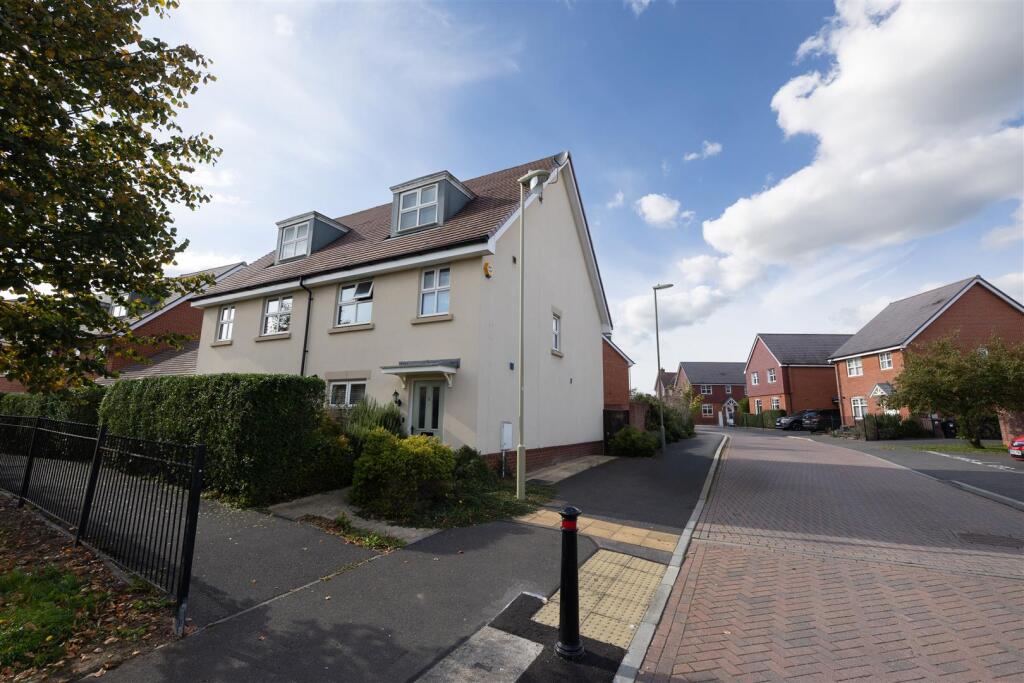 3-bed semi-detached on Stratford Road, Andover, £369,950