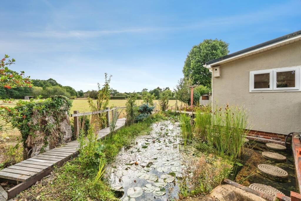 House in New Forest, Netley Marsh - View 3