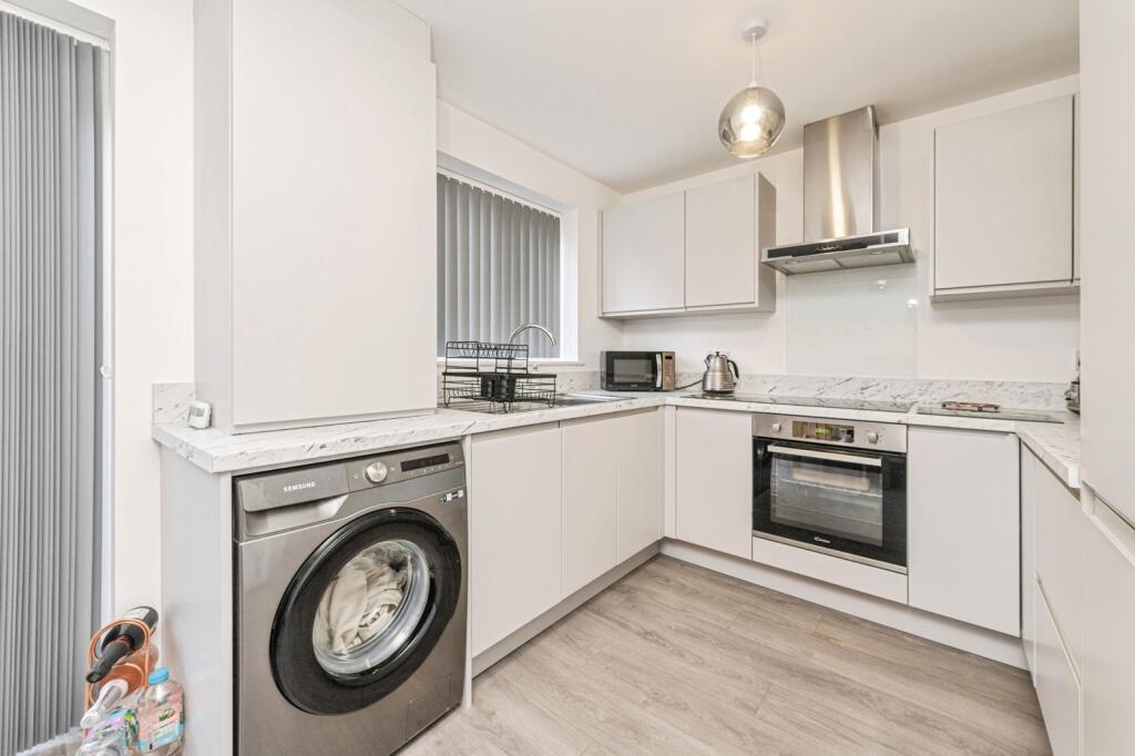 Additional image 4 of Heaton Avenue, Cleckheaton, West Yorkshire, BD19