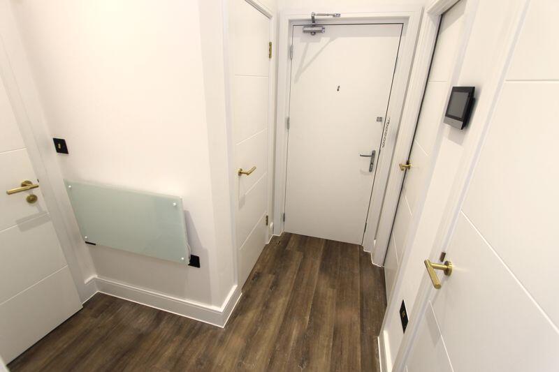 Apartment in Northampton - More