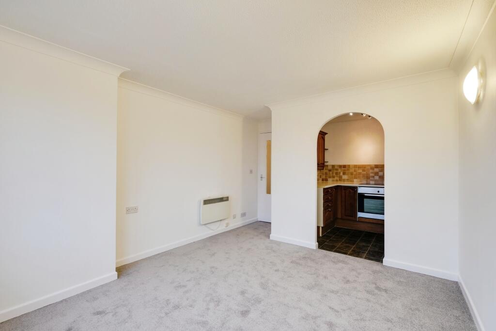1-bed flat on Homewaye House, Westbourne, £75,000
