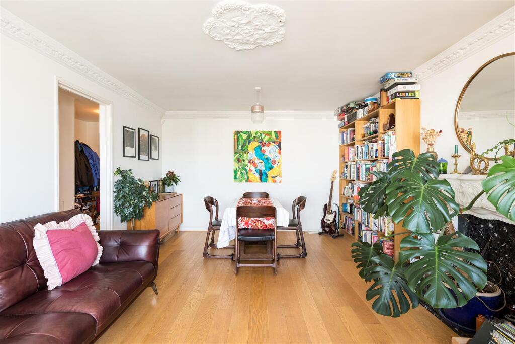 Apartment in London - View 5