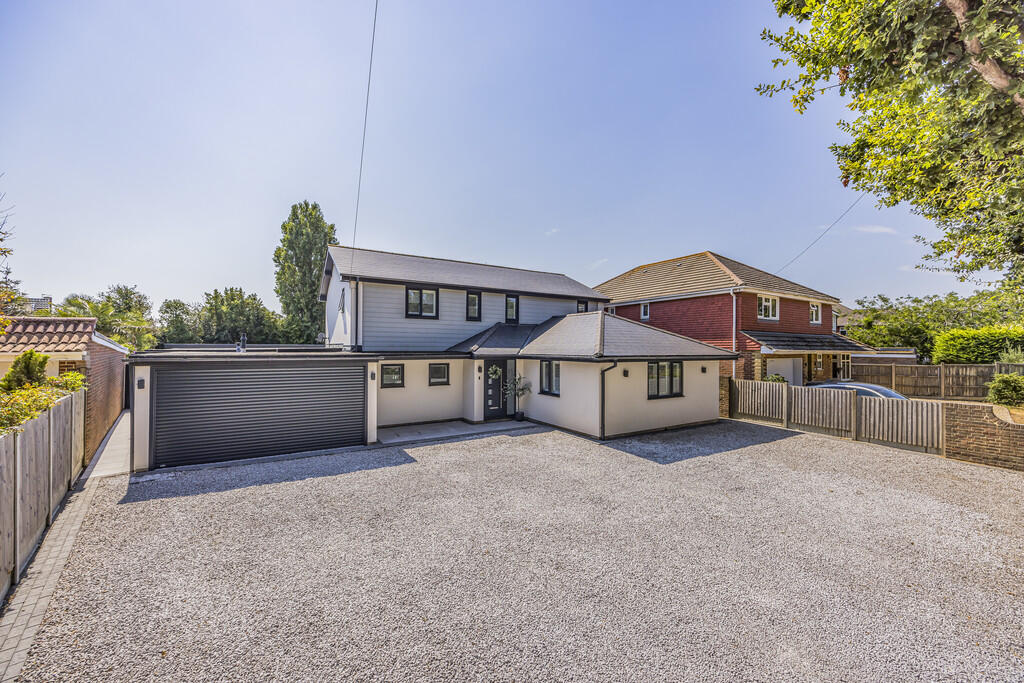 House in Havant, Hampshire - View 5