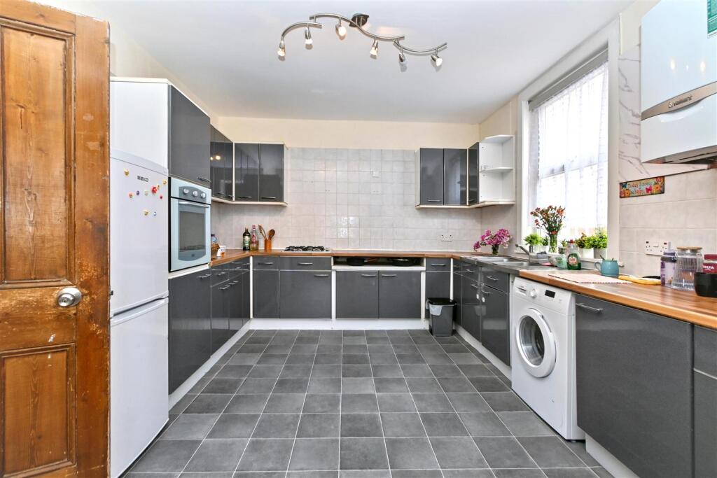 House in Eastbourne, Little Chelsea, Upperton - View 3