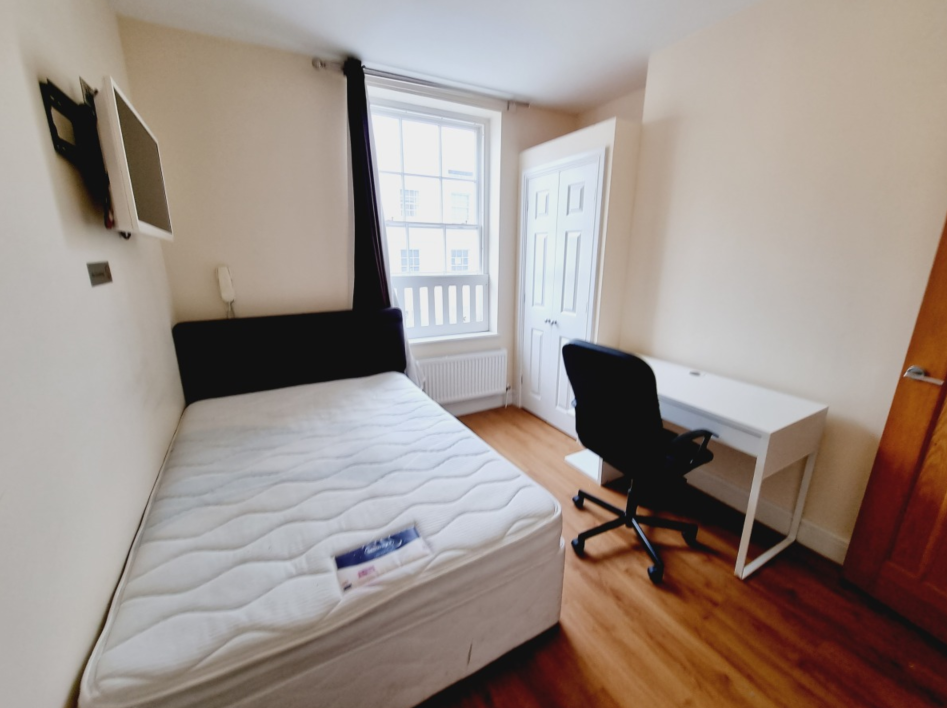 Main image of property: 39a Bath Street, Leamington Spa