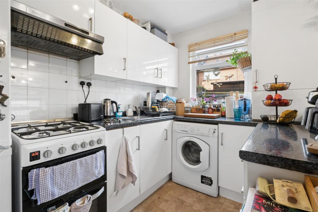 House in London - View 5
