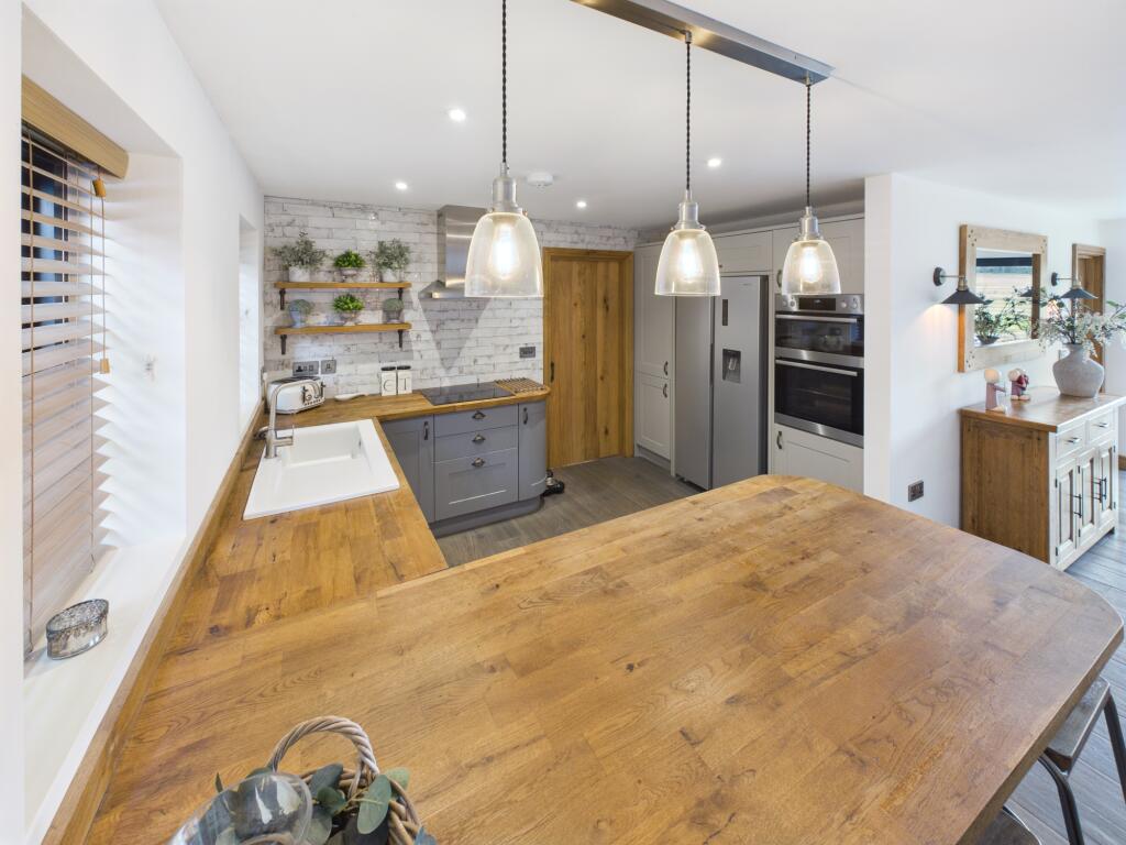 House in Taunton - View 5