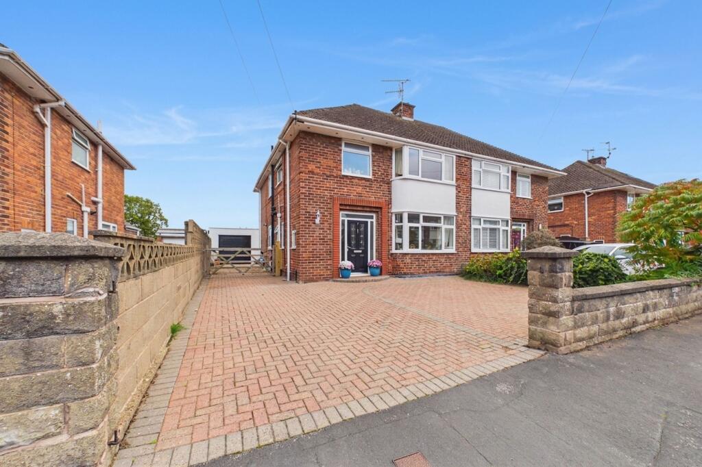 4-bed semi-detached on Kennedy Drive, Hawarden, CH5, £375,000