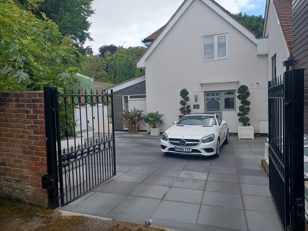 Stable Cottage, Preston Park Avenue, Brighton, Brighton & Hove photo 4