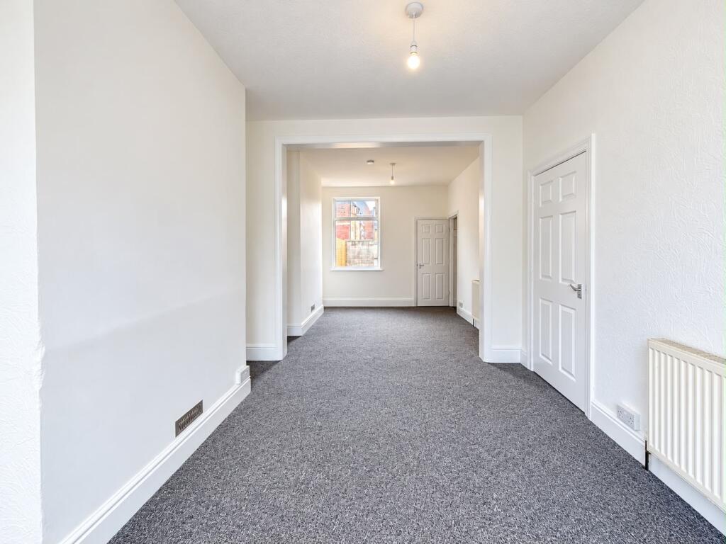 House in Hull - View 5