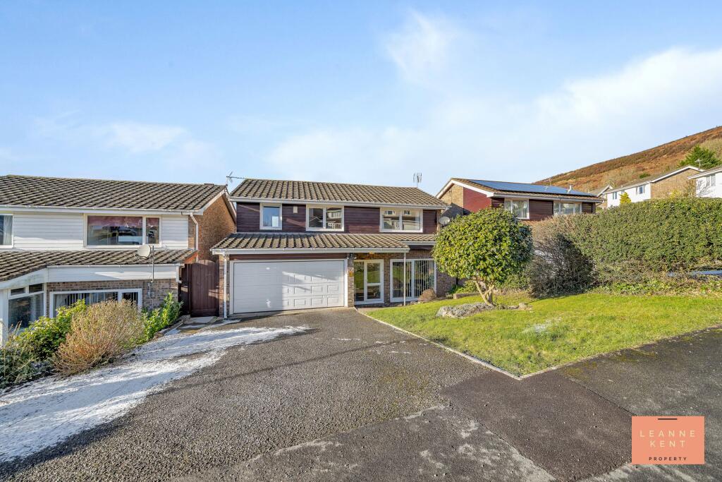 Main image of property: Royal Oak Close, Machen, CF83