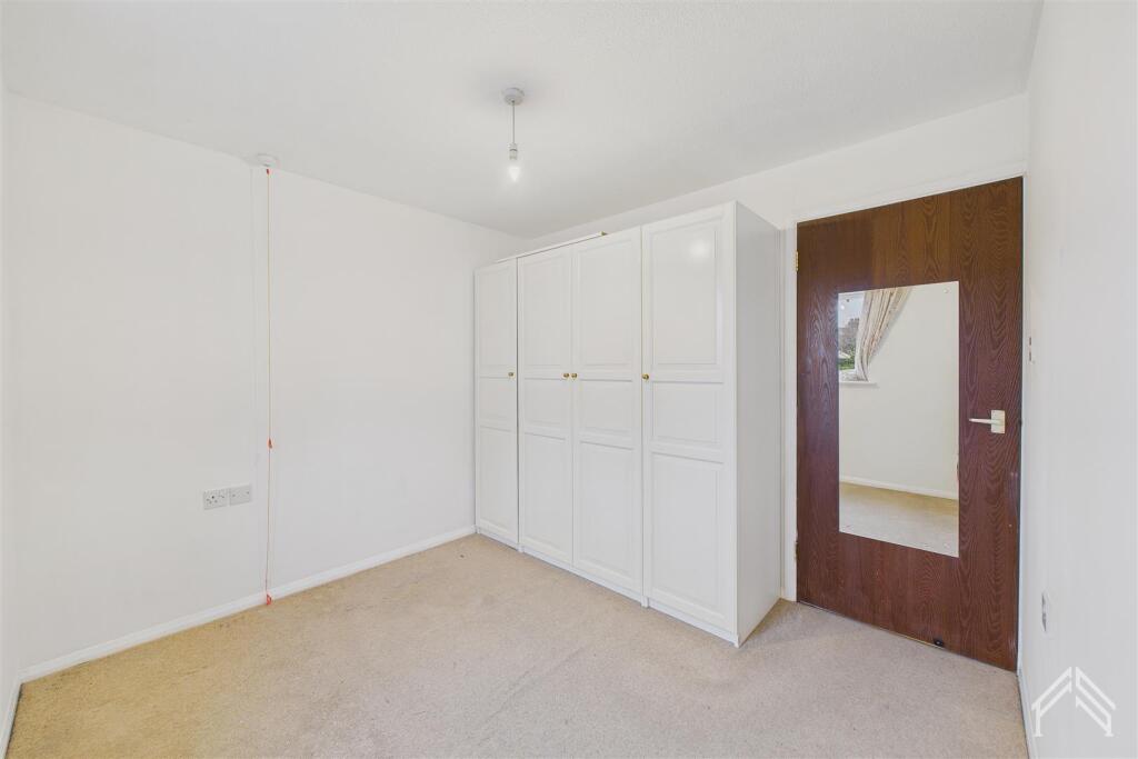 Apartment in St Albans - View 5