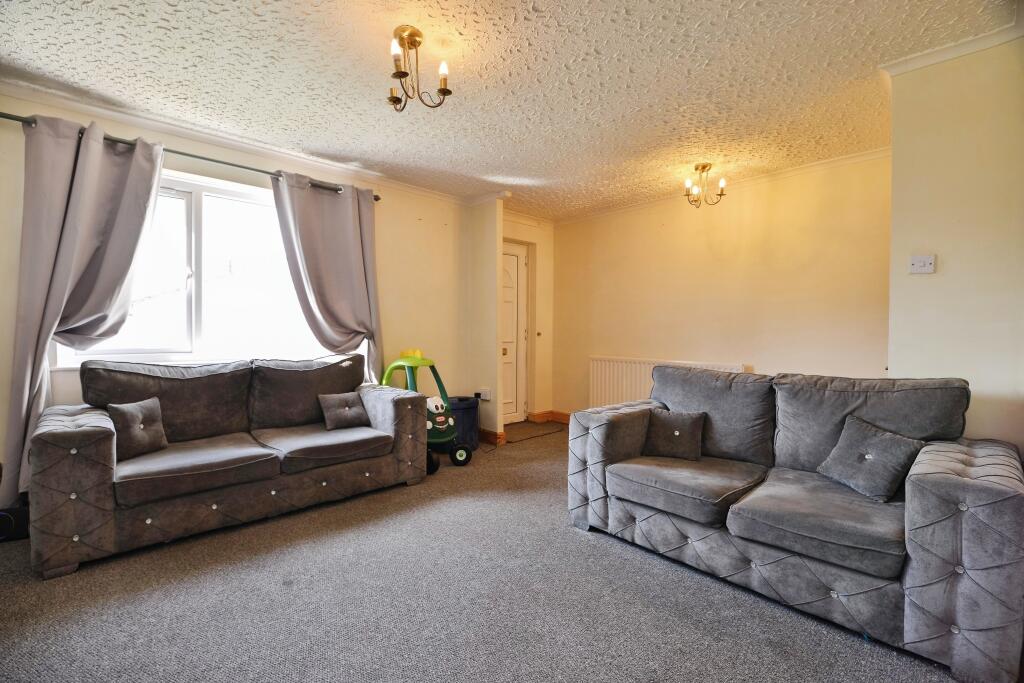 Oakley Walk, Middlesbrough, TS6 photo 4