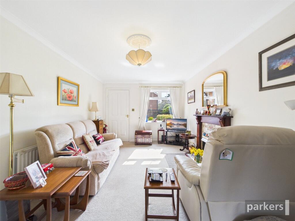 Russell Close, Bracknell, Berkshire, RG12 photo 3