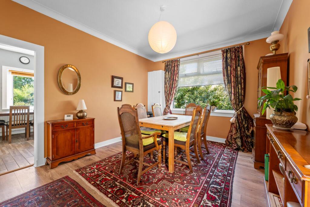 4 Craigton Gardens, Milngavie, G62 7AS photo 4