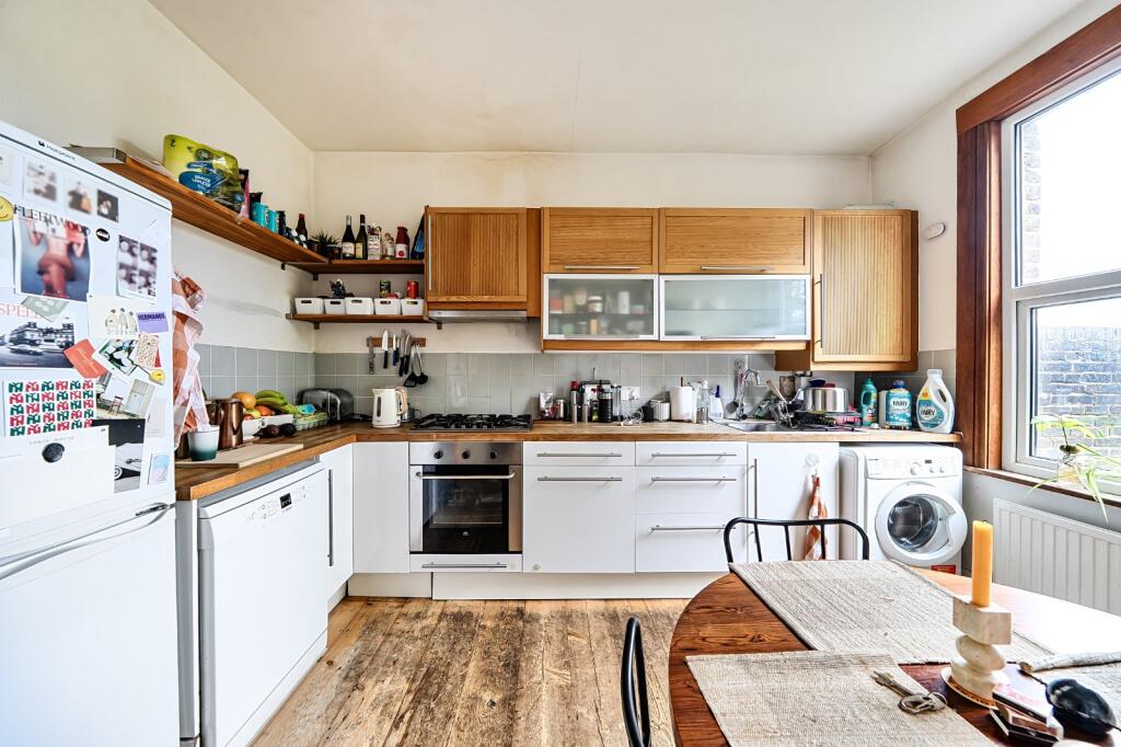 Apartment in London - View 5