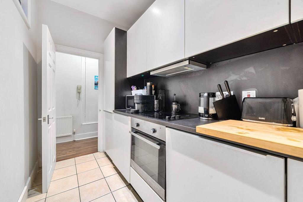 Main image of property: Green Lanes, Enfield, London, N21