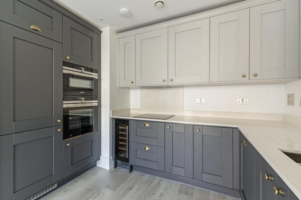 House in London - View 5