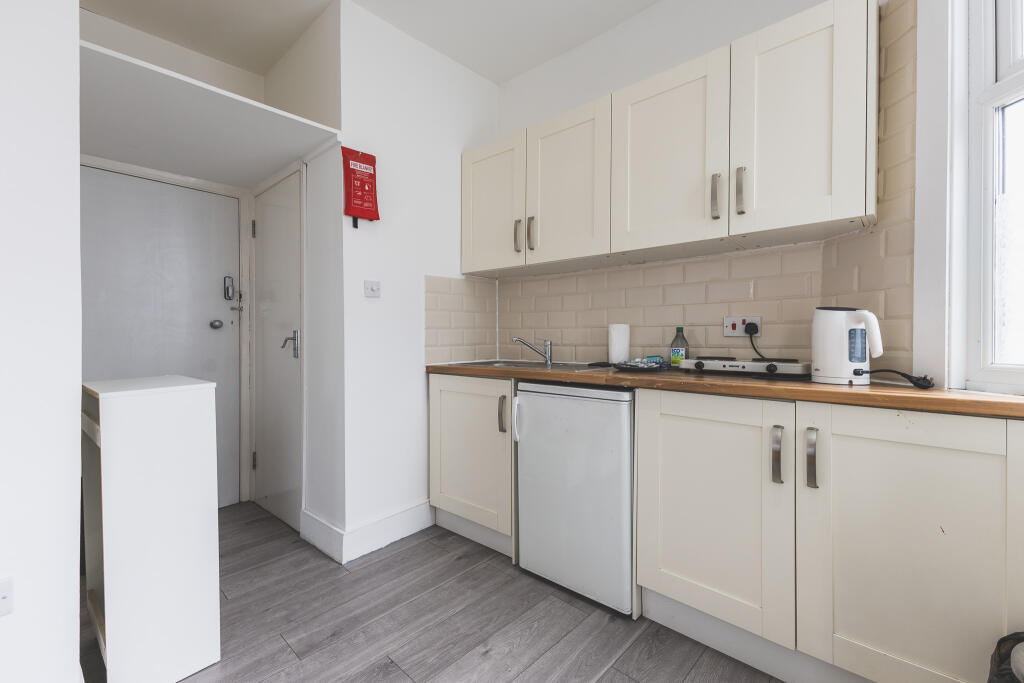 Studio flat for rent
