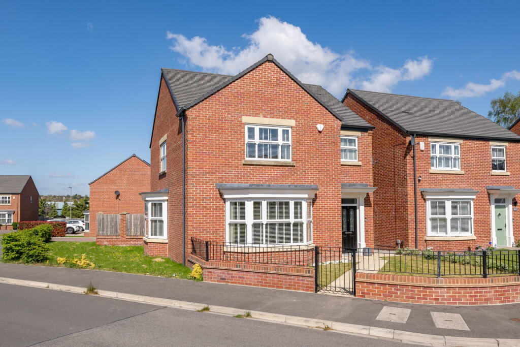 4-bed detached on Springfield Grange, Wakefield, WF2 9QA, £399,950