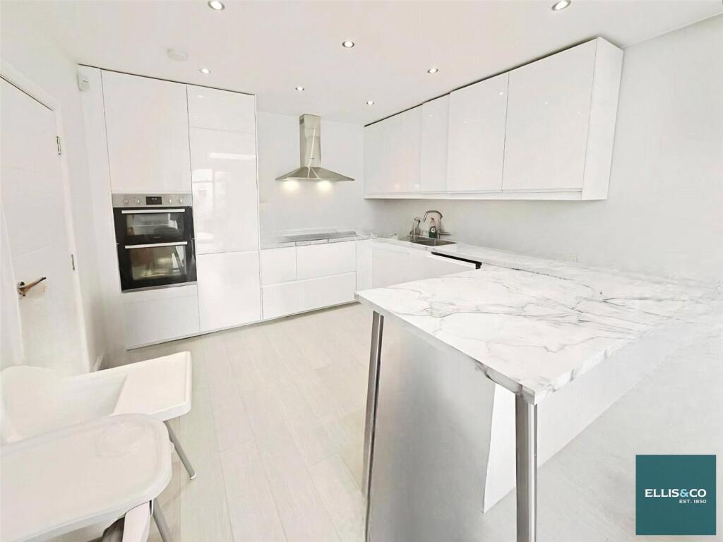 Main image of property: Park Road, Hendon, NW4